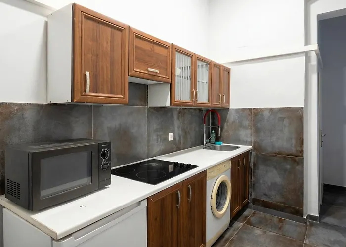 Affordable Stay, 3 Near Wiener Stadthalle Apartment Vienna