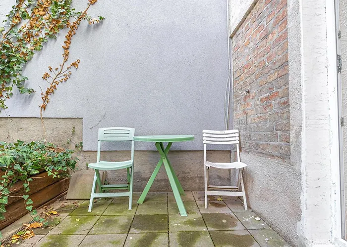 Affordable Stay, 3 Near Wiener Stadthalle * Vienna