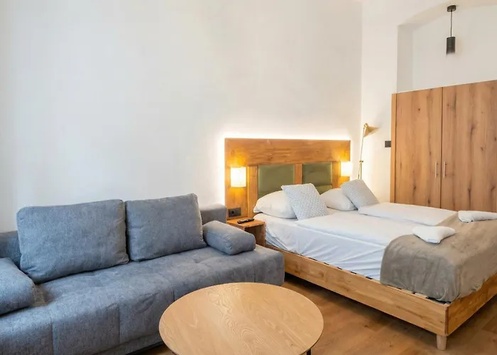 Affordable Stay, 3 Near Wiener Stadthalle Apartment