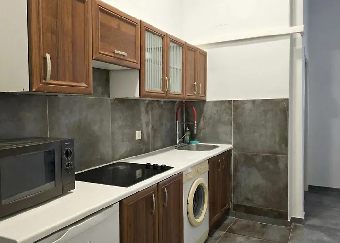Affordable Stay, 3 Near Wiener Stadthalle Apartment Vienna